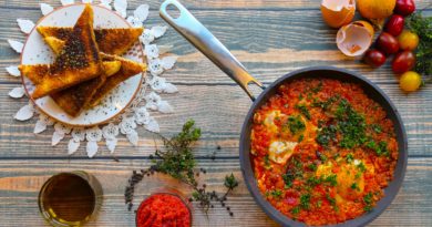 Œufs à la tomate à la grecque Œufs à la tomate à la grecque
