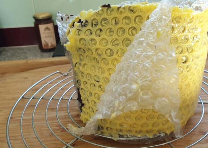 Layer cake à la caroube et au miel 10
