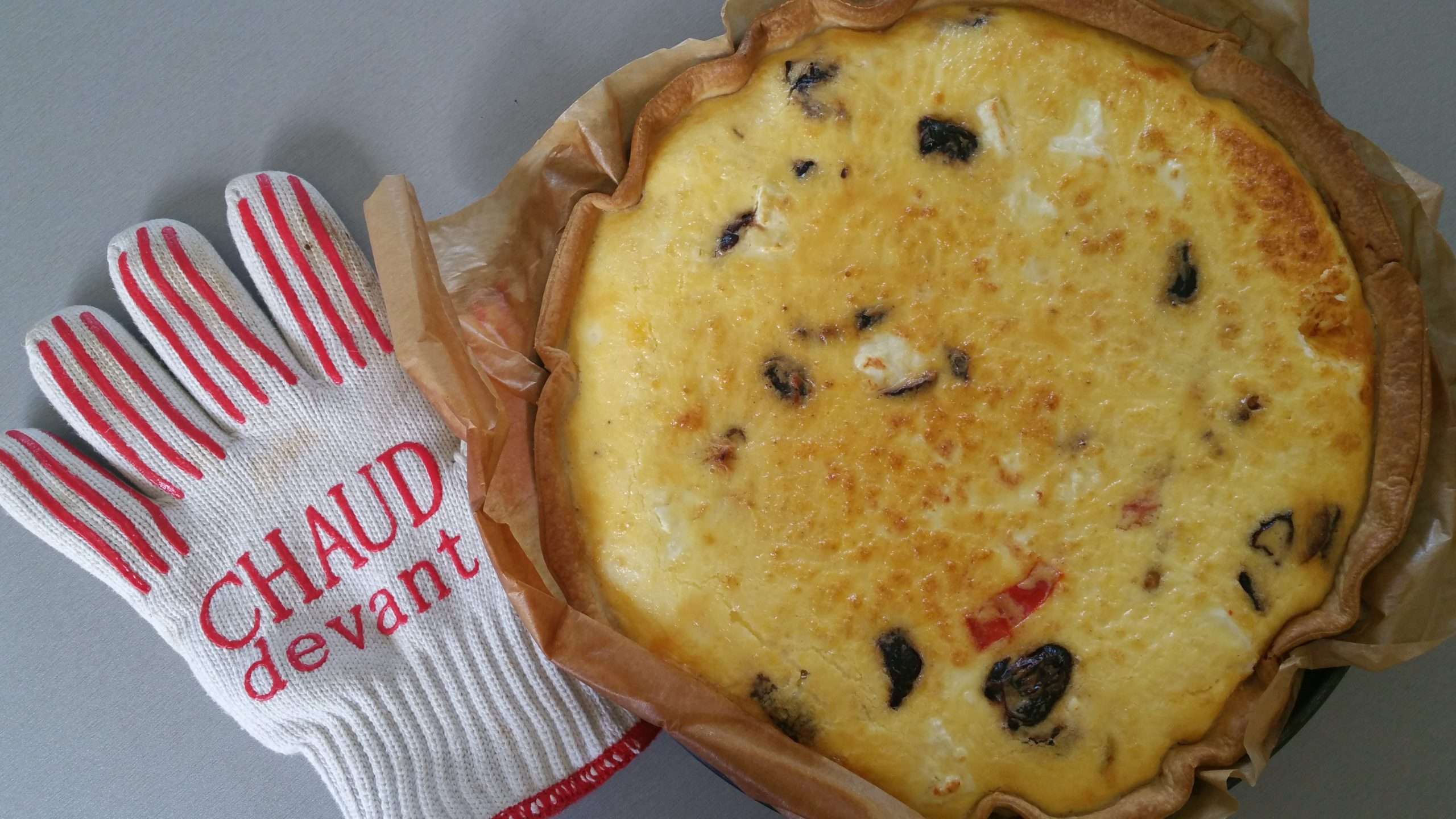 Tarte salée à la feta, olives et tomates séchées 1 Tarte salée à la feta maison, olives et tomates séchées