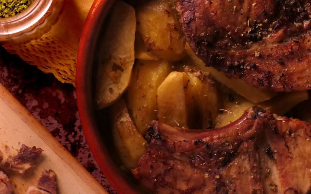 Côtes de porc au four avec pommes de terre