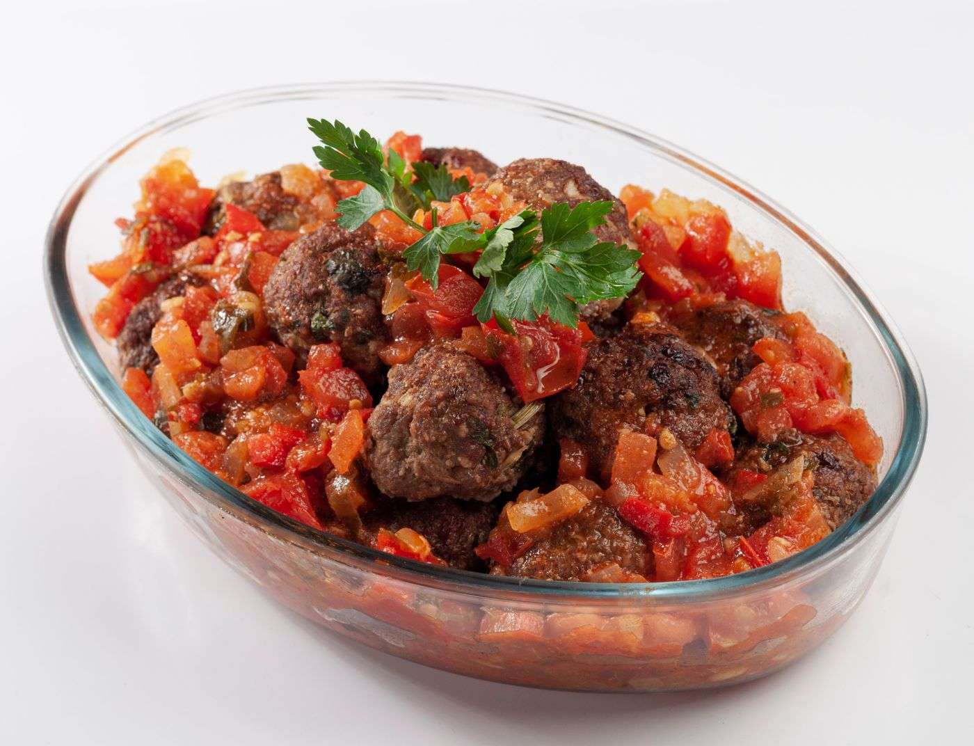 Boulettes de viande a la tomate et feta - keftedes grecs 1 Boulettes de viande hachee au coeur de feta mijotees en sauce tomate a l'origan