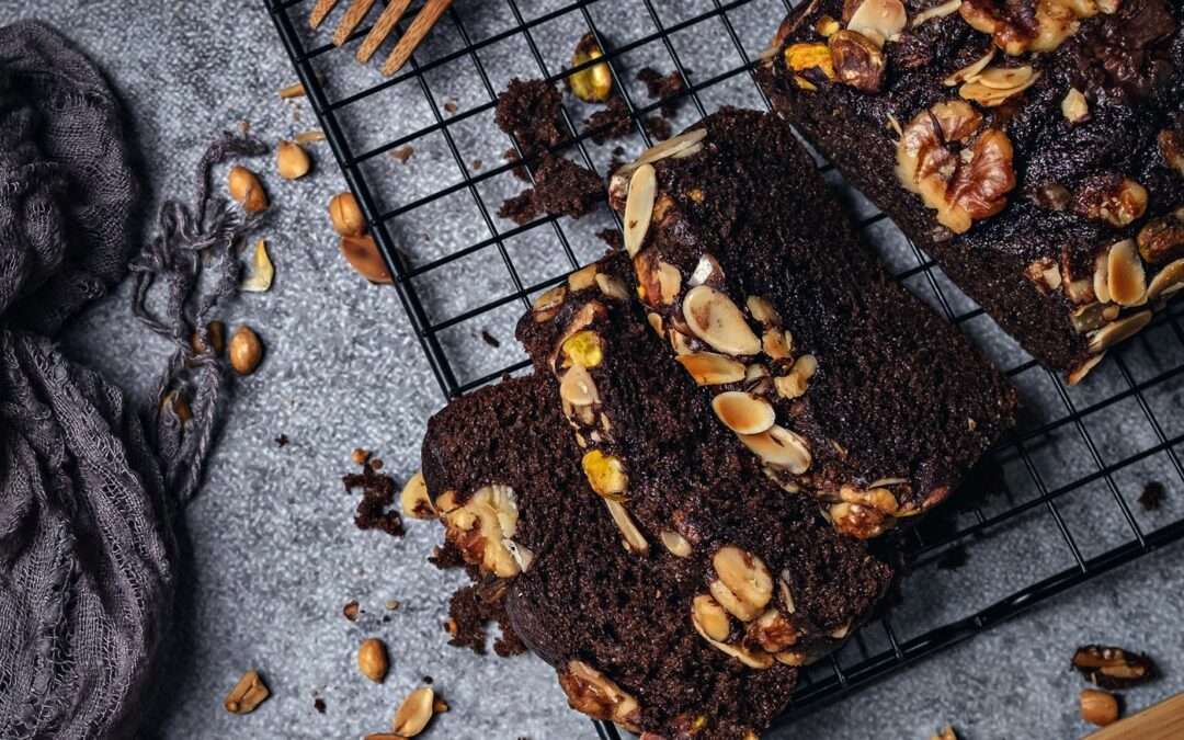 Cake a la caroube et noisettes – le chocolat des Cretois