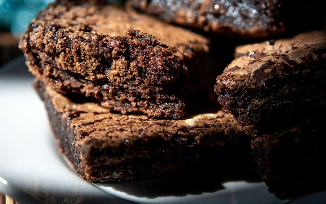 Fondant a la caroube, noix de coco et fruits secs – le brownie cretois sans cacao