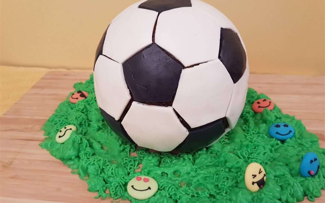 Gâteau ballon de foot à la caroube de Crète