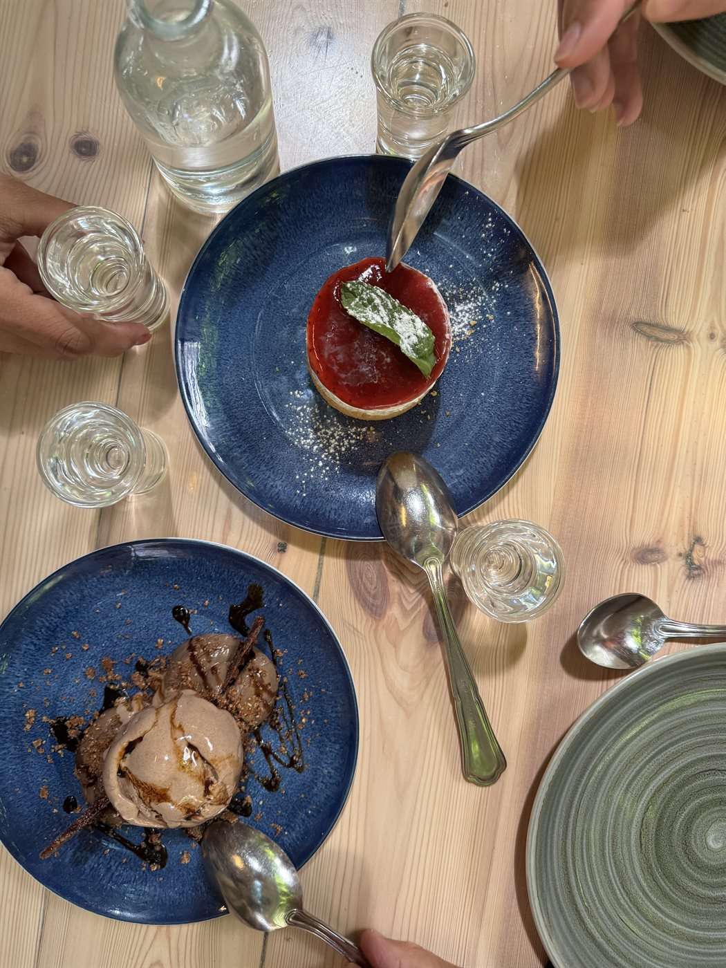 Les coulisses de mon été crétois 10 Desserts partagés à table, en Crète