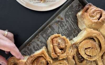 Cake au citron, à l’avoine et au chia 3 Cinnamon rolls grecs au tahini et miel de thym