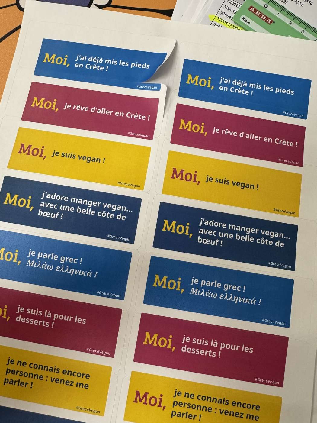 Les stickers Moi pour briser la glace à la soirée Grèce vegan : moi j'ai déjà mis les pieds en Crète, moi je suis vegan